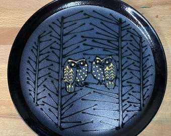 Nieoznakowana czarna płyta z sową Japonia