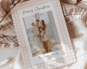 Tarjeta navideña con foto editable de cuadros vichy / Diseño navideño clásico / Plantilla Canva de descarga instantánea l Guía de impresión incluida