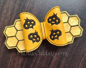 bumble bee bow hair clip clippie embroidered hair bow yellow honeycomb insect