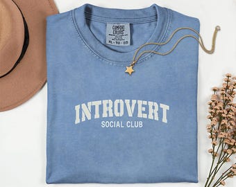 Introvert Social Club T-Shirt, Funny Vintage College Style Tee, Minimalist Graphic Shirt for Introverts, Unisex Humor Gift, Aesthetic Tee