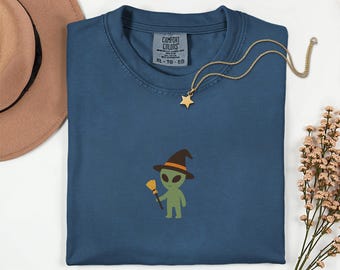 Alien Witch Halloween T-Shirt, Cute Halloween Shirt, Cute Spooky Graphic Tee, Vintage Fall Aesthetic Shirt, Comfort Colors Trick or Treat