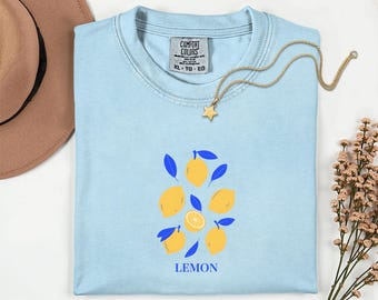 Lemon Graphic T-Shirt, Minimalist Fruit Tee, Fresh Summer Aesthetic Shirt, Retro Citrus Top with Blue Leaves, Cute Fruit Lover Gift