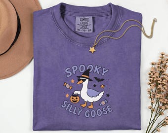 Spooky Silly Goose Halloween Shirt, Funny Goose Graphic Tee, Comfort Colors Vintage Style Fall Shirt, Cute Trick or Treat Goose T-Shirt