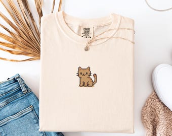 Pixel Cat T-Shirt, Cute Retro Pixel Art Cat Tee, Cozy Gamer Shirt, Minimal Aesthetic Tee, Cute Cat Shirt, Comfort Colors 1717, Gift For Her