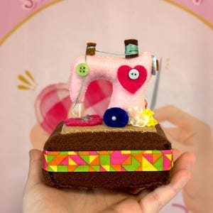 Handmade Felt Sewing Machine Pincushion - Miniature Sewing Room Decor - Gift for Seamstress or Quilter Pink