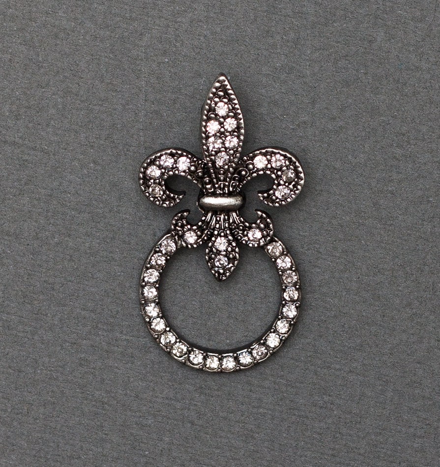 Broche Vintage Juan Les Pins - Fleur De Lys Filigranée - Métal émaillé - Années 1970 - Neuf Vieux Stock