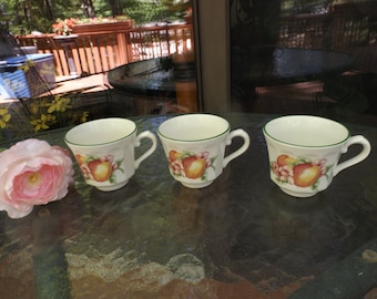 English Lot Set of 3 cups with fruits design, made in England.3"H Mint condition.Home decor. Kitchen decor. Serving, mugs.Gift idea