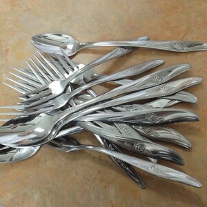 Utica Set Stainless flatware for 2-4, total 15 . Banquet. Home decor. Tableware. Antique flatware. Rose pattern.