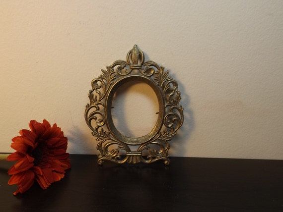 Art Nouveau Pair Ornate Brass Oval Frame For Picture Or Mirror 2 5 Home Decor Unique French Scrolling Frames Bronze Tone 1 Item This Is A Pick Up Only Vintage Mirror In Very Unique Ornate Wood Frame There Date At Back As 1957 Condition Pre Owned