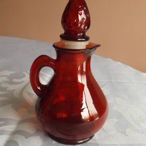 Sale AVON Red glass decanter with glass stopper and handle. Vintage. Home decor. Glass. Centerpiece. Gift