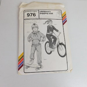Stretch & Sew 976 Children's Jogging Suit Pattern Hoodie Sweatshirt Pants Sizes