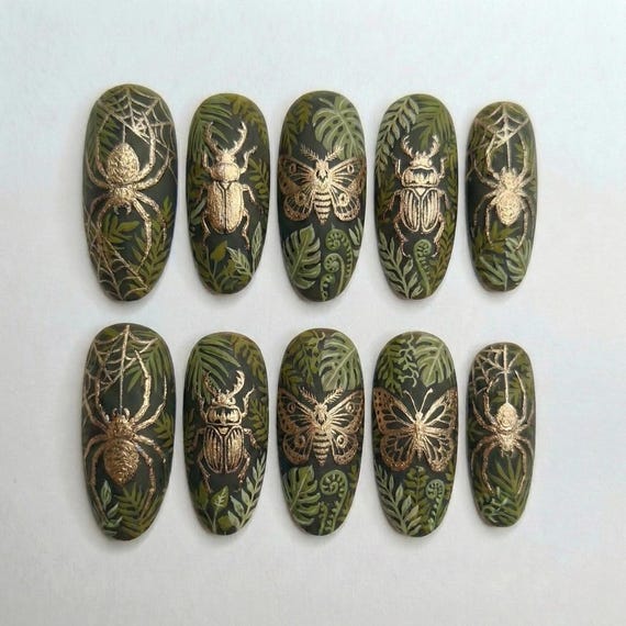 Dark Forest Insect Press On Nails | Gold Beetle And Spider 3D Art | Tropical Leaf Monstera Green False Nails | Gothic Nature Inspired Luxury