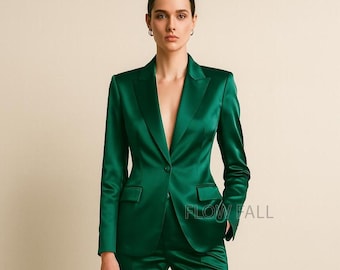 Completo in raso verde smeraldo - Blazer e pantaloni bootcut da donna