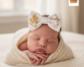 Gepersonaliseerde geborduurde haarstrik, babyhoofdband, wilde bloemenvlinder