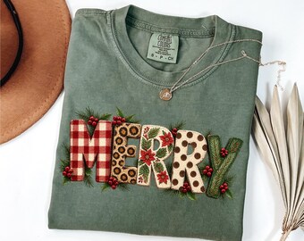 Comfort Colors® Retro Merry Christmas T-Shirt, Vintage Holiday Graphic Outfit, Cute Xmas Tee, Festive Christmas Gift for Her