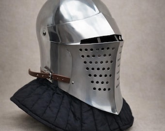 Casco de caballero medieval de gran yelmo – Casco de cruzado de acero pulido con orificios de ventilación – LARP, cosplay, armadura renacentista