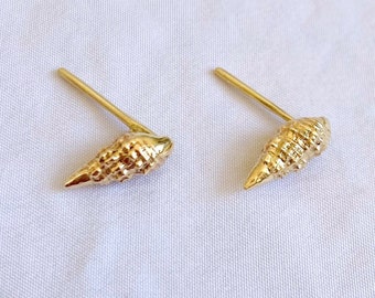 READY TO SHIP, Gold SeaShell Stud Earrings, 14K Yellow Gold Studs, Small Seashell Earrings