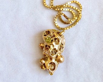 READY TO SHIP, Gold Coral Pendant Necklace, 14k Gold Coral Pendant, Gold Coral set with Peridot, Peridot Pendant Necklace