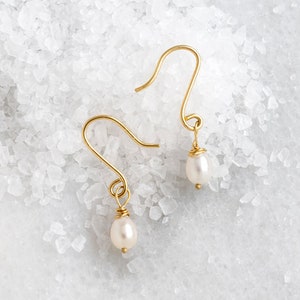 Pearl Earrings Gold, Solid Gold Earrings, 14k Gold Earrings, Bridal Earrings, Wedding Earrings, Pearl Drop Earrings, White Pearl Earrings