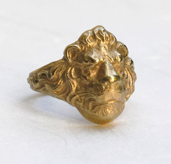 bague en or avec tete de lion bague en or avec tete de lion