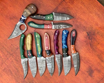 Het douanehand gesmeed damascus-staaljachtmes, Met de hand gemaakt Bushcraft-viltmes met schede: