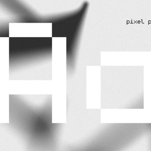 Puede incluir: Un dise&ntilde;o gr&aacute;fico que presenta las letras blancas A y O en bloques con un estilo pixelado. La letra A es alta y rectangular, mientras que la letra O tiene forma cuadrada. El texto pixel perfect est&aacute; impreso en una fuente peque&ntilde;a y negra.