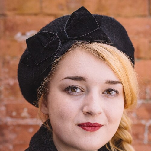 Black Wool Felt Beret Hat With Black 