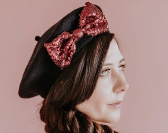 Chapeau de béret en feutre de laine noire avec arc à paillettes rouge vin, chapeau de béret Français noir, chapeau d’hiver noir pour femmes