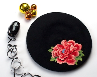 Béret en feutre de laine noir avec grande broderie de fleurs, béret noir français, chapeau d'hiver noir pour femme