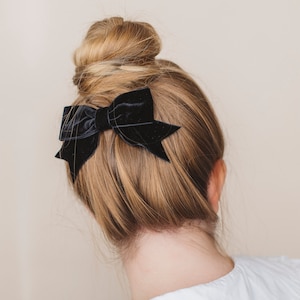 Black Velvet Ribbon Bow Hair Clip, Classic Black Velvet Hair Bow, Elegant Black Ribbon Hair Bow, Retro Black Velvet Bow Hair Clip