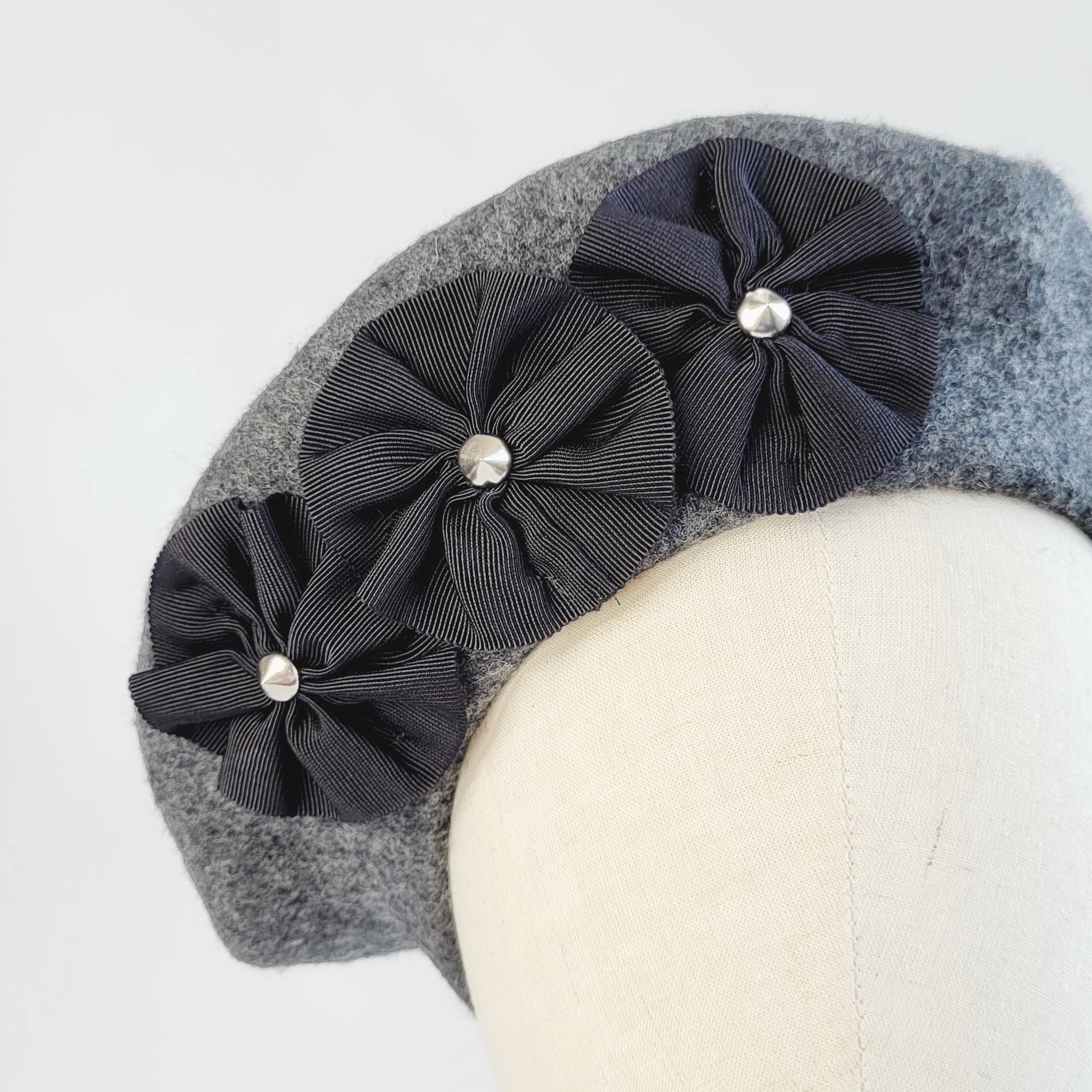 Vintage Felted Wool Beret With Rosette Embellishment One Size Gray Handmade Felted Wool Beret: Elegant Gray Hat With Flower  main image 2