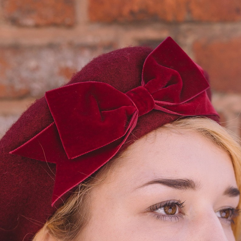 Chapeau de béret en feutre de laine rouge vin avec nœud en ruban de velours rouge vin, chapeau de béret Français rouge bordeaux, chapeau dhiver rouge sang de bœuf image 5