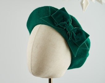 Emerald Green Wool Felt Beret Hat with Green Velvet Ribbon Bow, Green French Beret Hat, Green Women's Winter Hat, 100% Wool Thick Beret