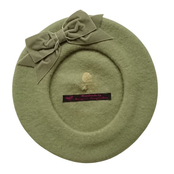 Light Green Wool Beret With Velvet Bow, French Style, Cosy  display picture 1