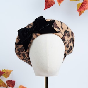 Leopard Print Wool Felt Beret Hat with Black Velvet Ribbon Bow, Classic Leopard Print French Beret Hat, Leopard Print Winter Hat with a Bow