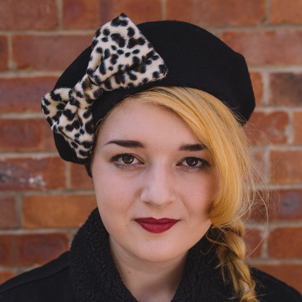 Black Beret Hat With Leopard Fake Fur Bow, Wool Felt Hat, French Winter