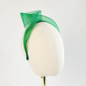 Emerald Green Contemporary Fascinator, Modern and Minimalist Occasion Headwear for Formal Events