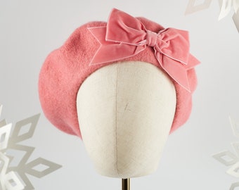 Chapeau de béret en feutre de laine rose corail avec nœud en ruban de velours rose, chapeau de béret Français rose, chapeau d’hiver rose pour femmes, béret rose avec un arc