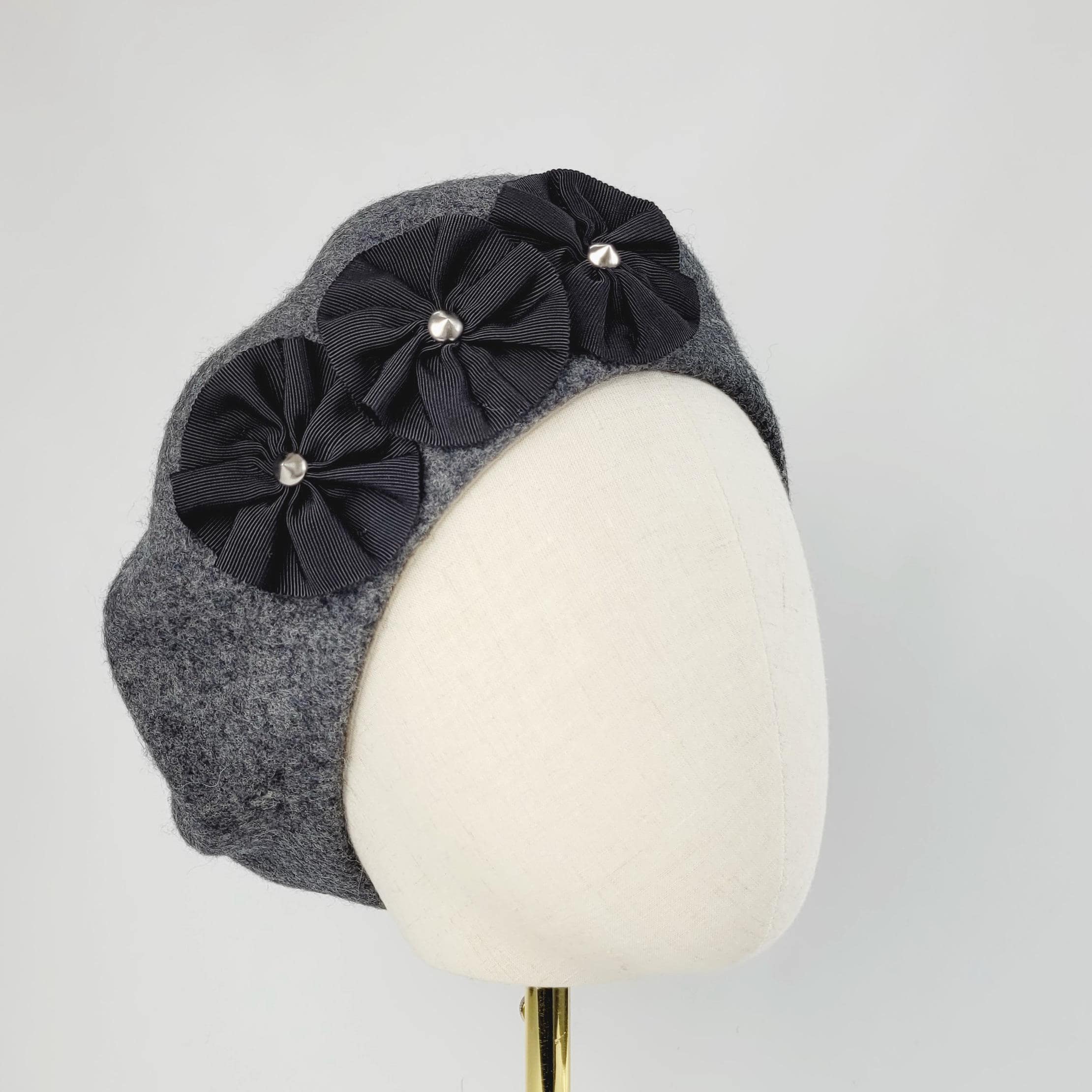 Charcoal Grey Wool Felt Beret Hat With Ribbon Rosettes and  display picture 1