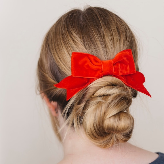 Red Velvet Ribbon Bow Hair Clip, Classic Red Velvet Hair Bow  display picture 2