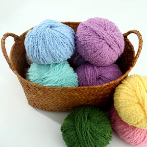 Premium Short Plush Yarn – Ultra Soft and Fluffy Yarn for Amigurumi, Crochet, Knitting, and DIY Projects, Available in 53 Vibrant Colors