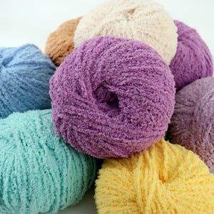 Soft Plush Yarn for Knitting Crochet – Luxurious Short Pile Yarn for Handmade Toys, Scarves, Creative DIY Projects, 53 Beautiful Colors