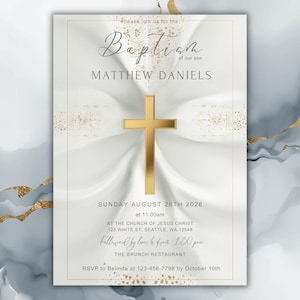 Puede incluir: Invitación de bautizo con una cruz dorada y una escritura elegante. La invitación incluye el nombre "Matthew Daniels", la fecha, la hora y los detalles del lugar. El fondo presenta un diseño suave y abstracto con acentos dorados.