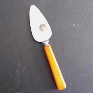 Vintage Bakelite Cheese Knife Charcuterie Server Stainless Steel Blade  6 1/2"Long