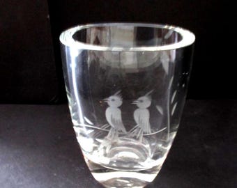Vase Kosta Boda en cristal gravé oiseaux suédois