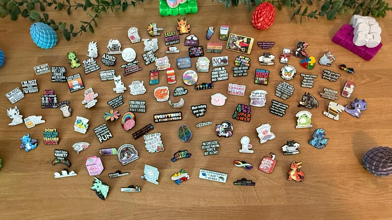 Pin de disfunción ejecutiva | Pin esmaltado divertido sobre TDAH | Pin de meme neurodivergente | Regalo para personas con disfunción ejecutiva | Pin de humor sobre salud mental imagen 8