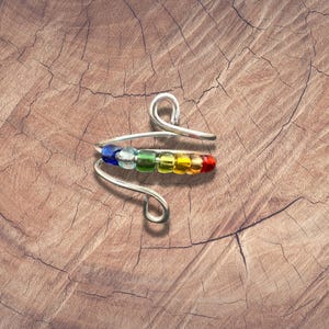 Handgemachter Ring mit Regenbogen-Perlen – Verstellbarer Fidget-Ring / Geschenk für Frauen