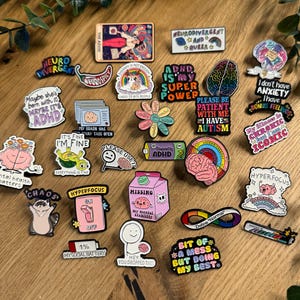 ADHS Pins Überraschungsbox | 3, 4 oder 5 Emaille Pins | Neurodivergent Geschenk | Mystery Box