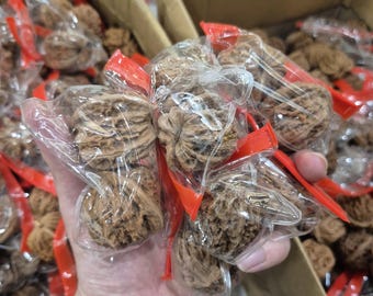 Wenwan Hand-Rolled Walnuts, Cheap for Beginners, Not Perfect Product, Good Experience