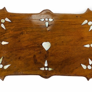 Vassoio vintage in legno con intarsi di madreperla, decorazione rettangolare fatta a mano, piatto da portata antico in madreperla, regalo unico per la casa con decorazioni murali.